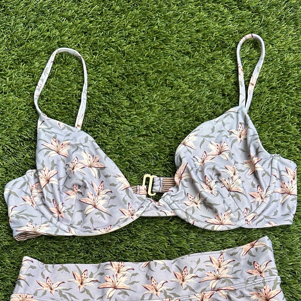 Acacia Lily Manhattan Top